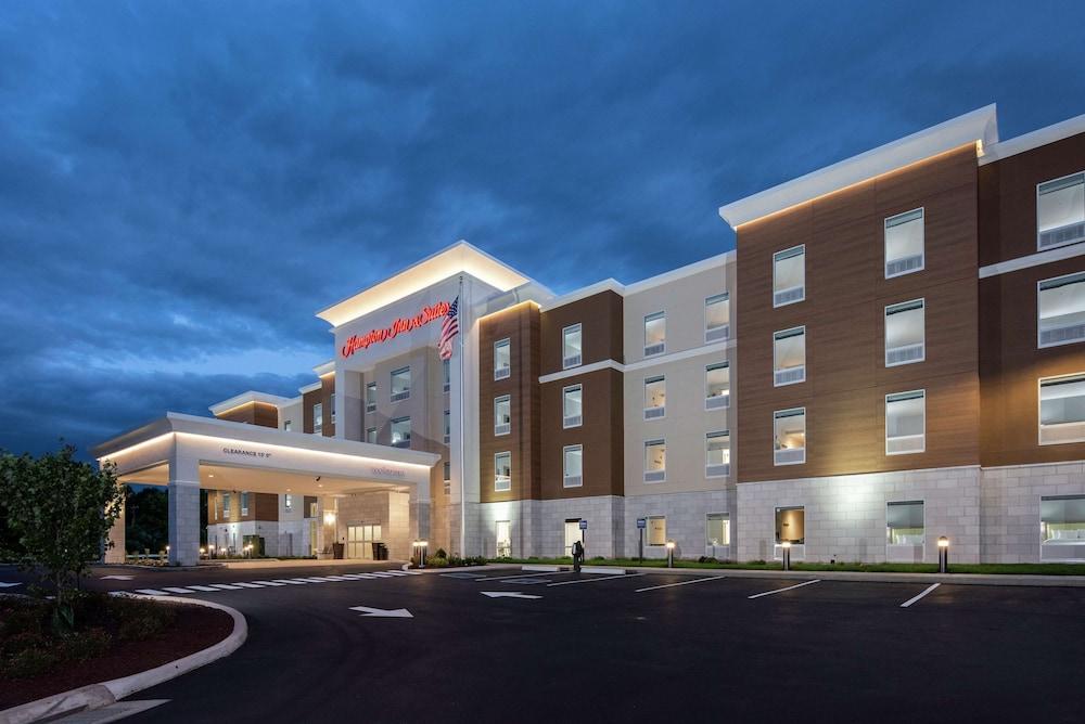Hampton Inn & Suites Rocky Hill - Hartford South - Featured Image
