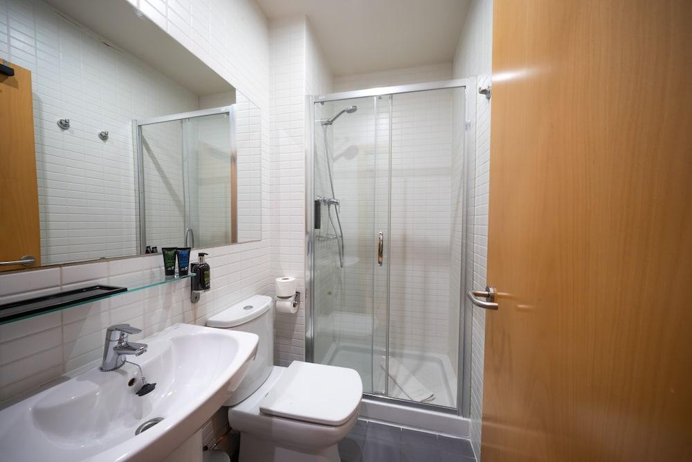 Bonavista Apartments Eixample - Bathroom