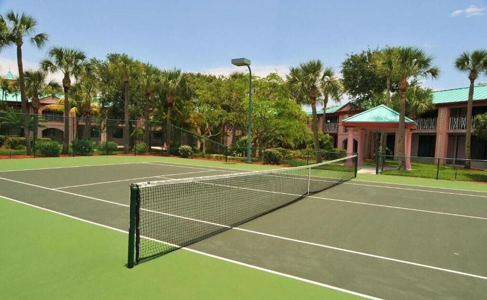 Radisson Resort at the Port - Tennis Court