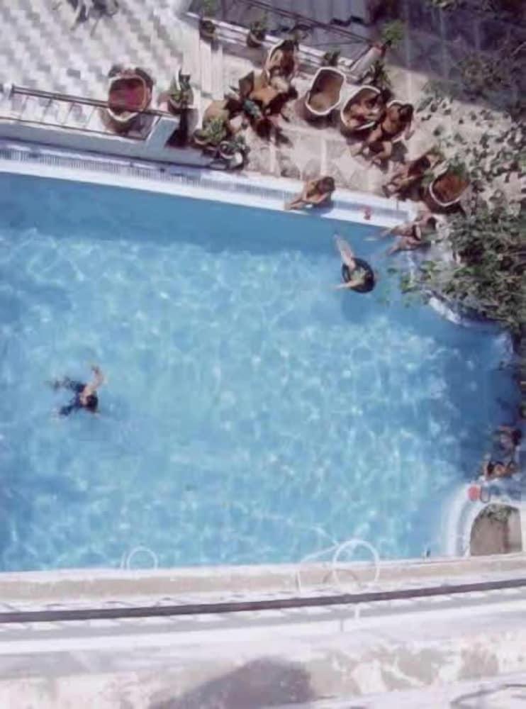 هوتل أواسيس - Outdoor Pool