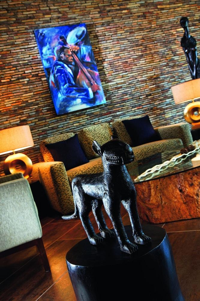 Mövenpick Ambassador Hotel Accra - Lobby Lounge