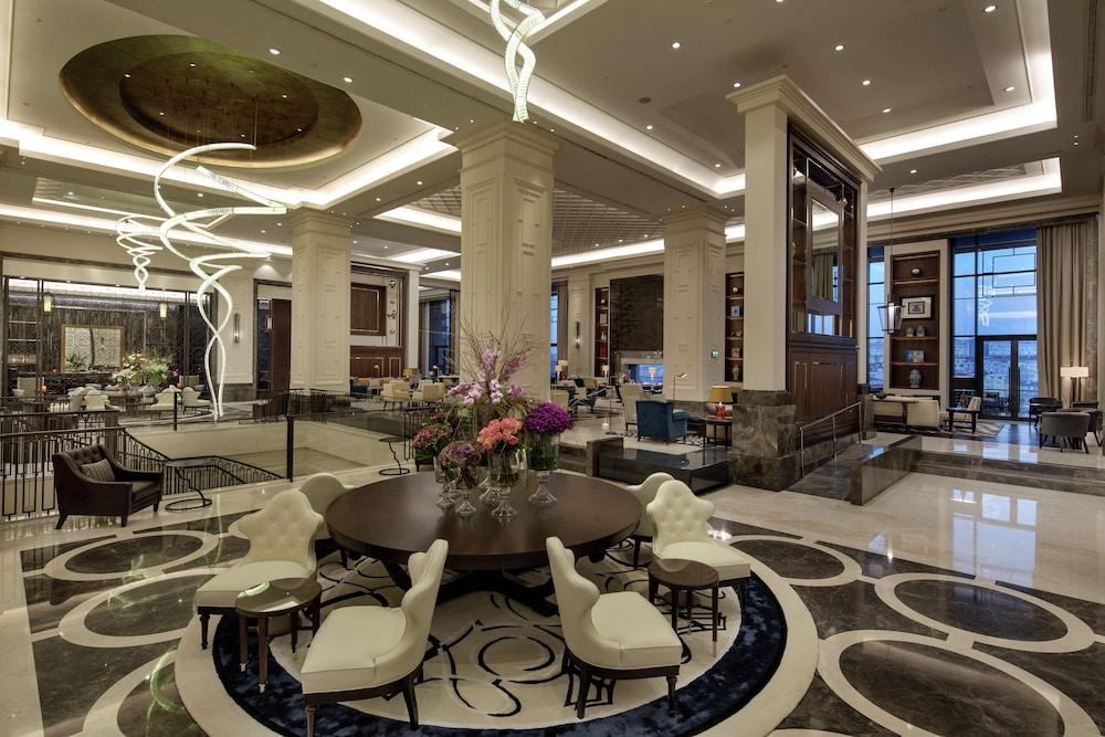 Hilton Istanbul Bomonti Hotel & Conference Center - Lobby