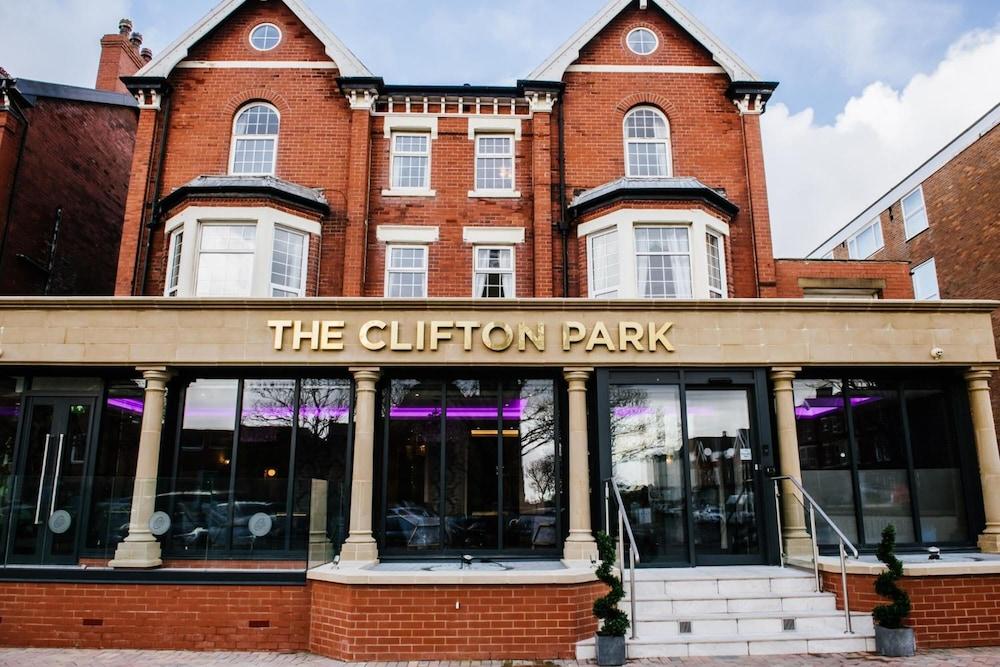 Clifton Park Hotel - Exterior