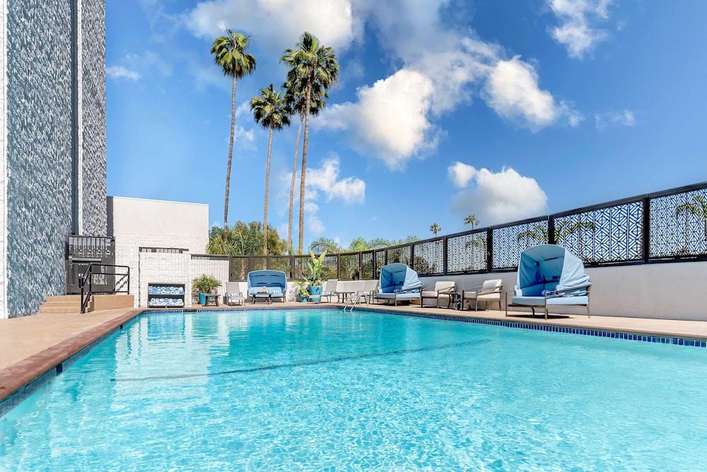Hilton Pasadena - Pool