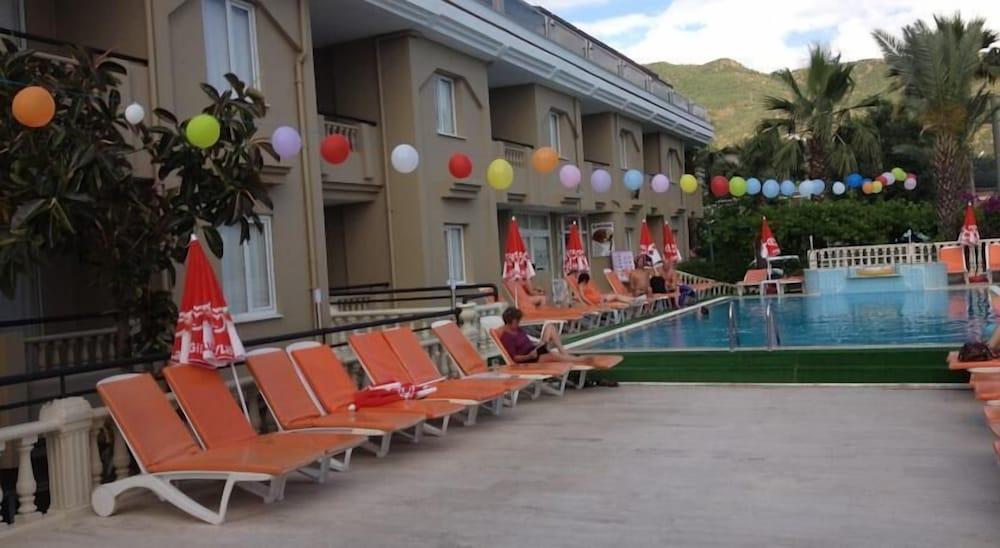 Ozturk Apart Hotel - Outdoor Pool