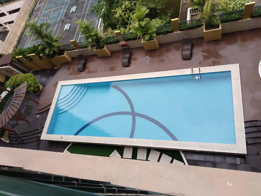 Shine Residences by Ridged - Outdoor Pool