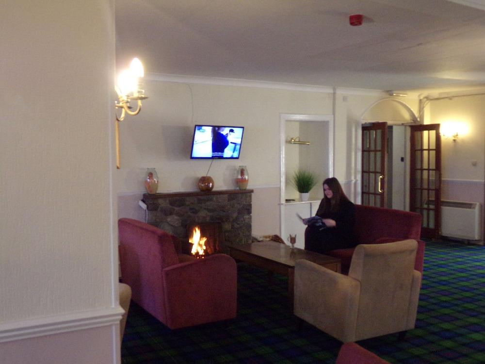 Caledonian Hotel - Reception