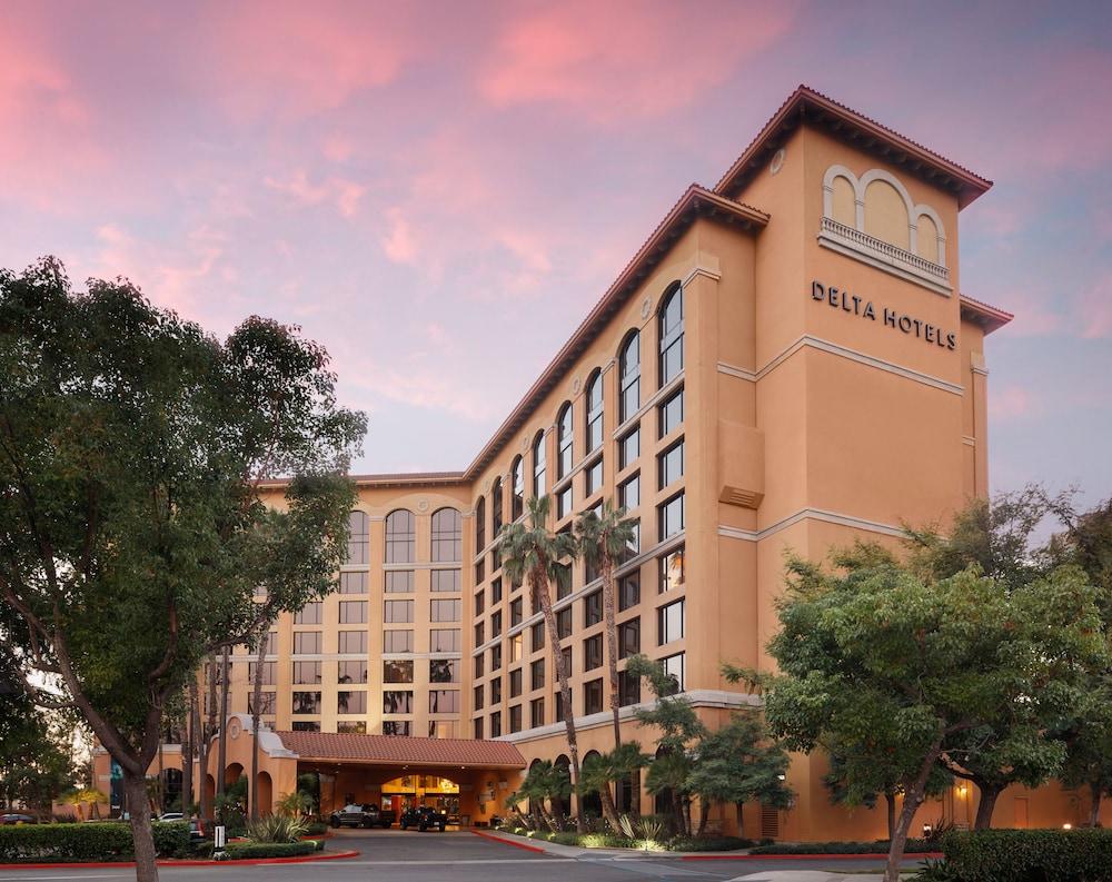 Delta Hotels by Marriott Anaheim Garden Grove - Exterior