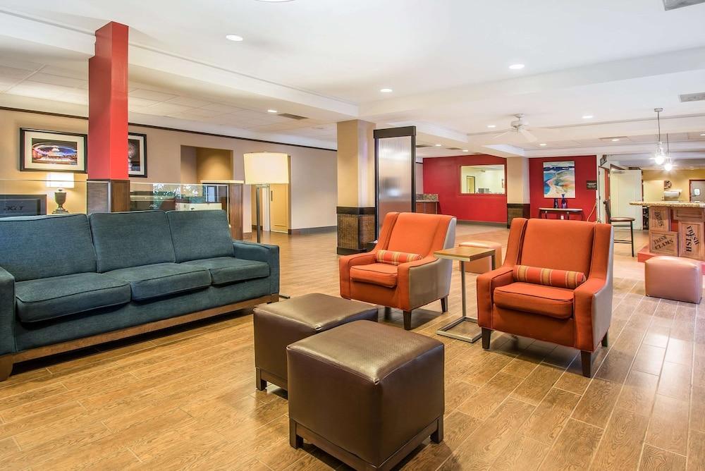 Comfort Inn & Suites Kissimmee by the Parks - Lobby