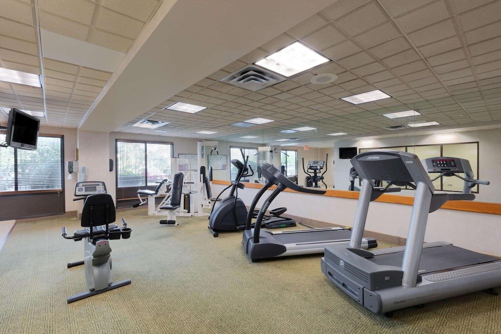 La Quinta Inn & Suites by Wyndham Garden City - Fitness Facility