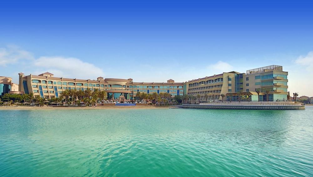Al Raha Beach Hotel - Exterior