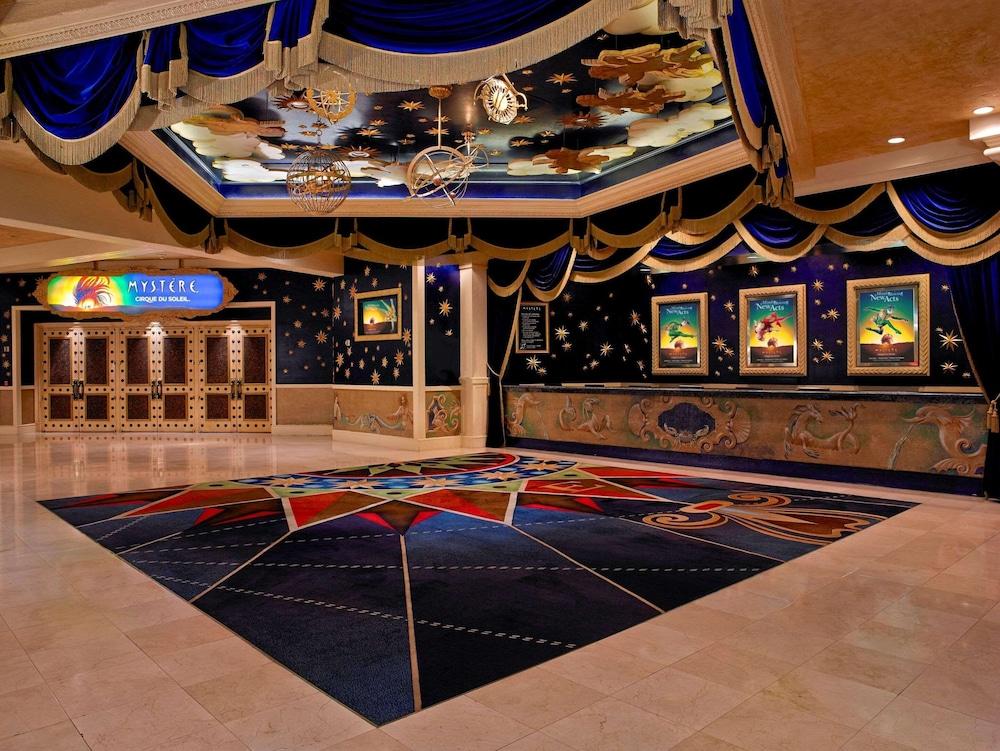 Treasure Island – TI Las Vegas Hotel  Casino, a Radisson Hotel - Lobby