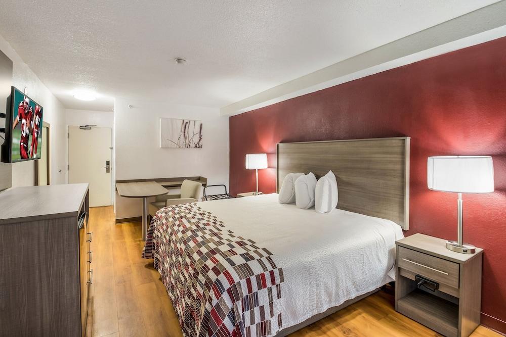 Red Roof Inn Rochester – Airport - Room