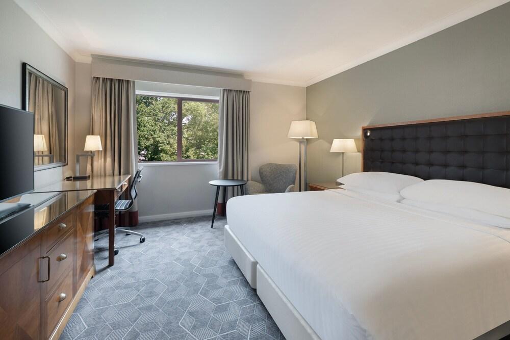Delta Hotels by Marriott Waltham Abbey - Room