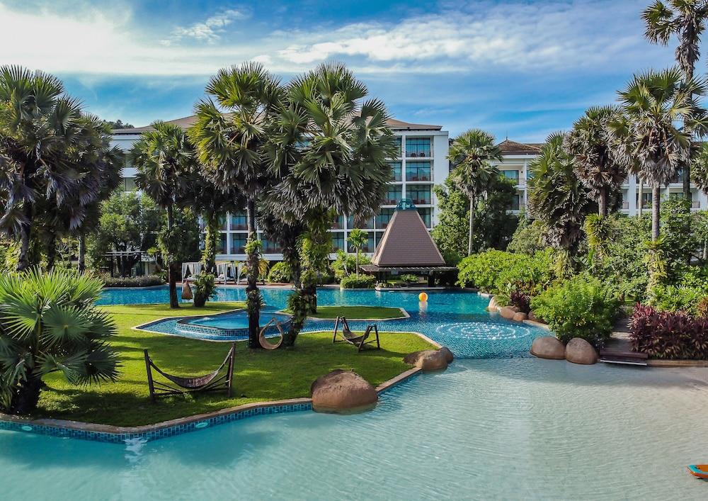 Naithonburi Beach Resort - Pool
