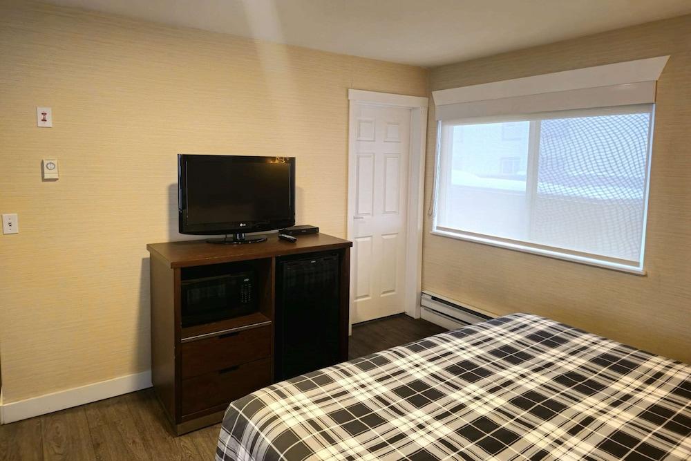 Rodeway Inn & Suites - Room