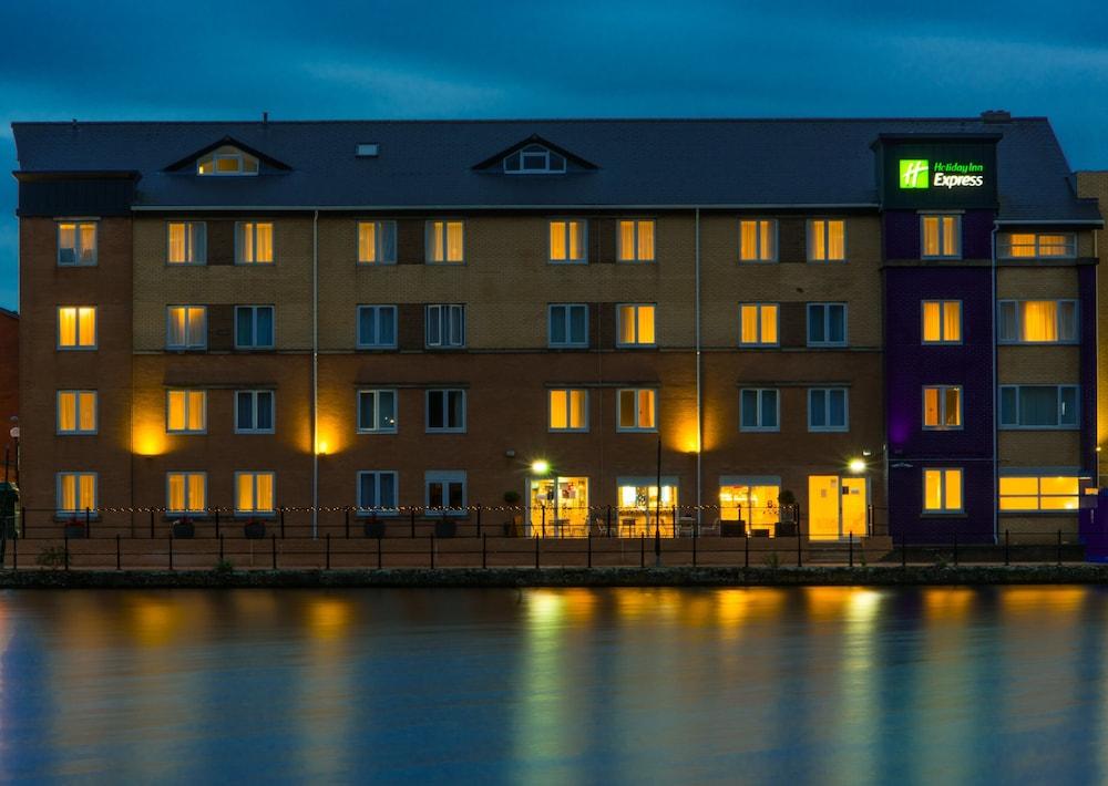 Holiday Inn Express Cardiff Bay, an IHG Hotel - Featured Image