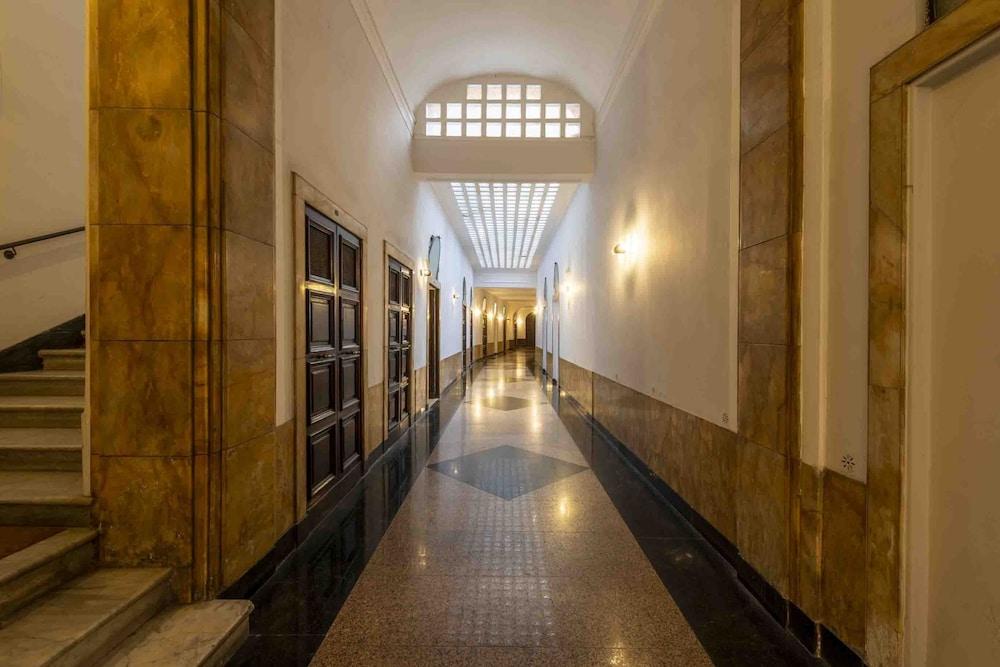 رويال رومز كورسو - Interior Entrance