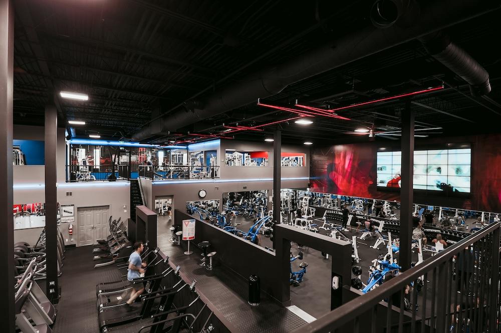 Quality Inn & Suites Gatineau - Fitness Facility