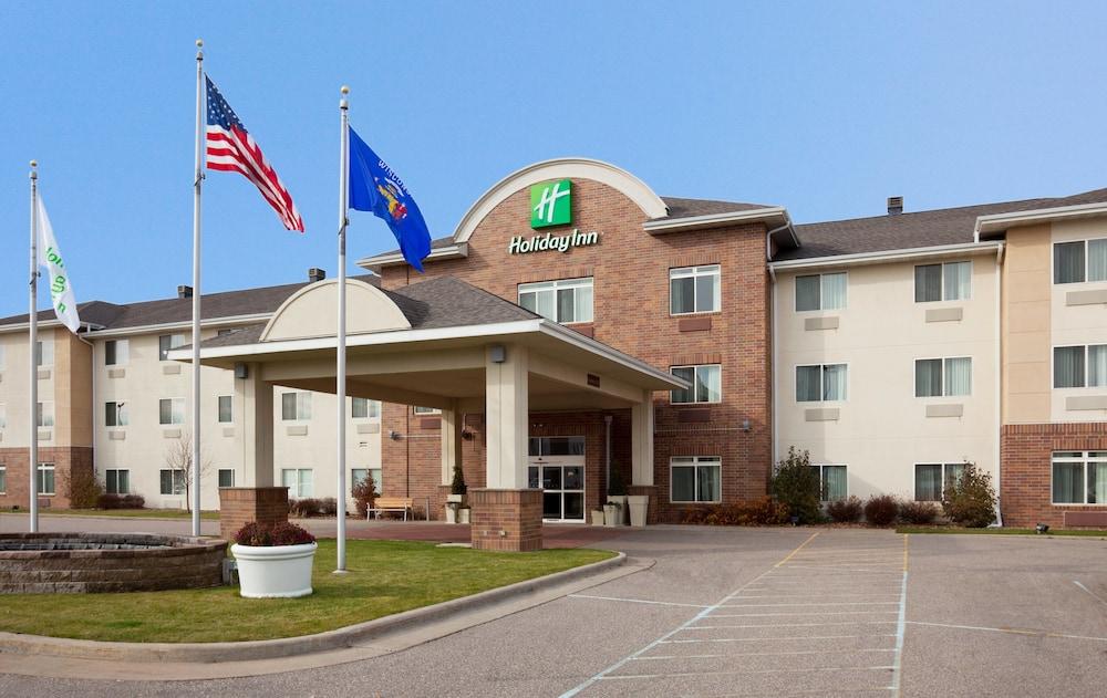 Holiday Inn & Conference Center Marshfield, an IHG Hotel - Featured Image