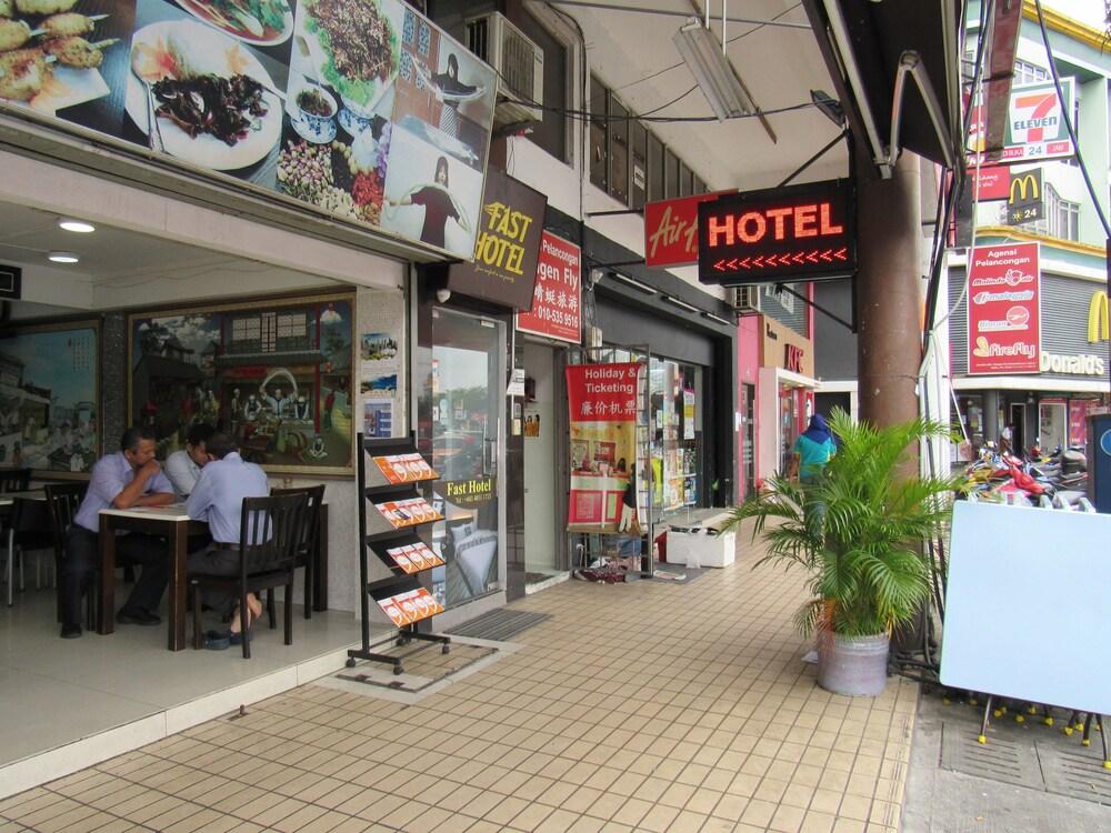 Fast Hotel Idaman - Exterior