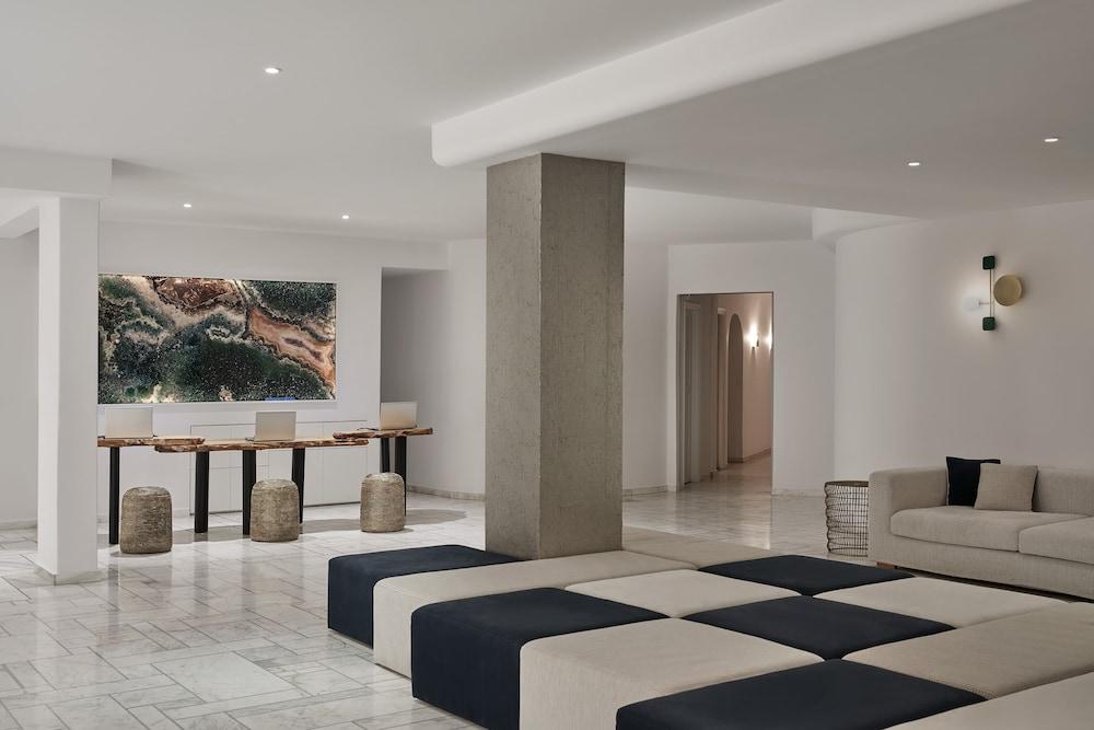 Kouros Hotel & Suites - Lobby