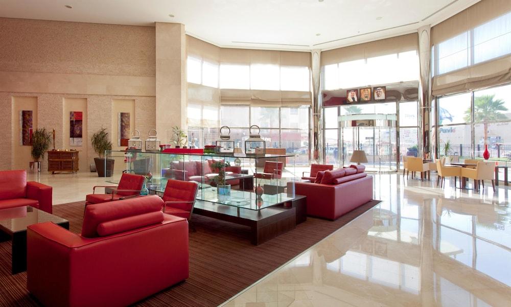 Park Inn by Radisson Al Khobar - Lobby Sitting Area