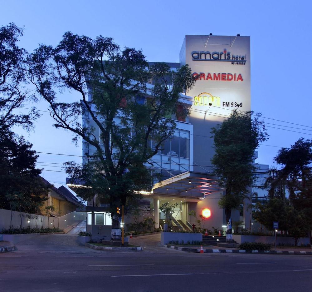 Amaris Hotel Pemuda Semarang - Exterior