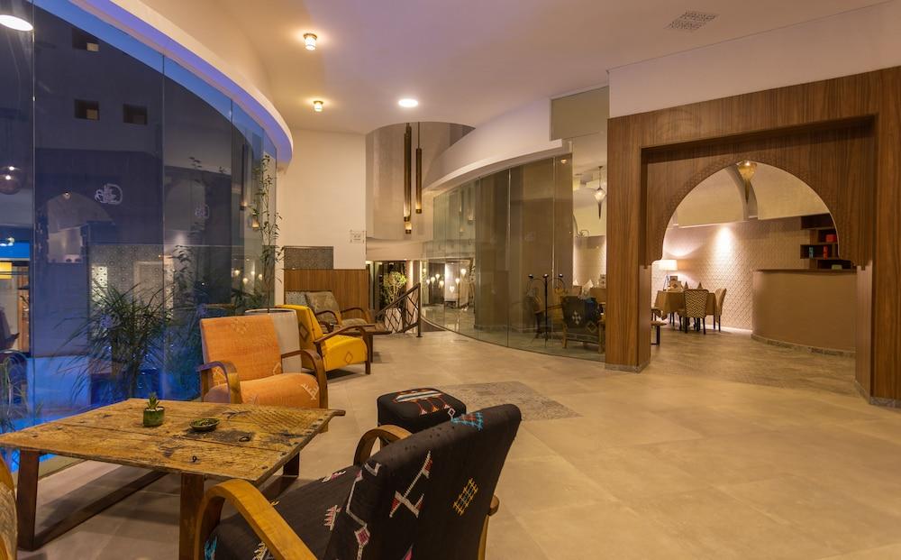 Dellarosa Boutique Hotel & Spa - Lobby Lounge