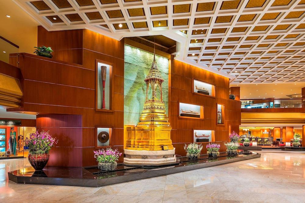 Royal Orchid Sheraton Hotel & Towers - Lobby Lounge