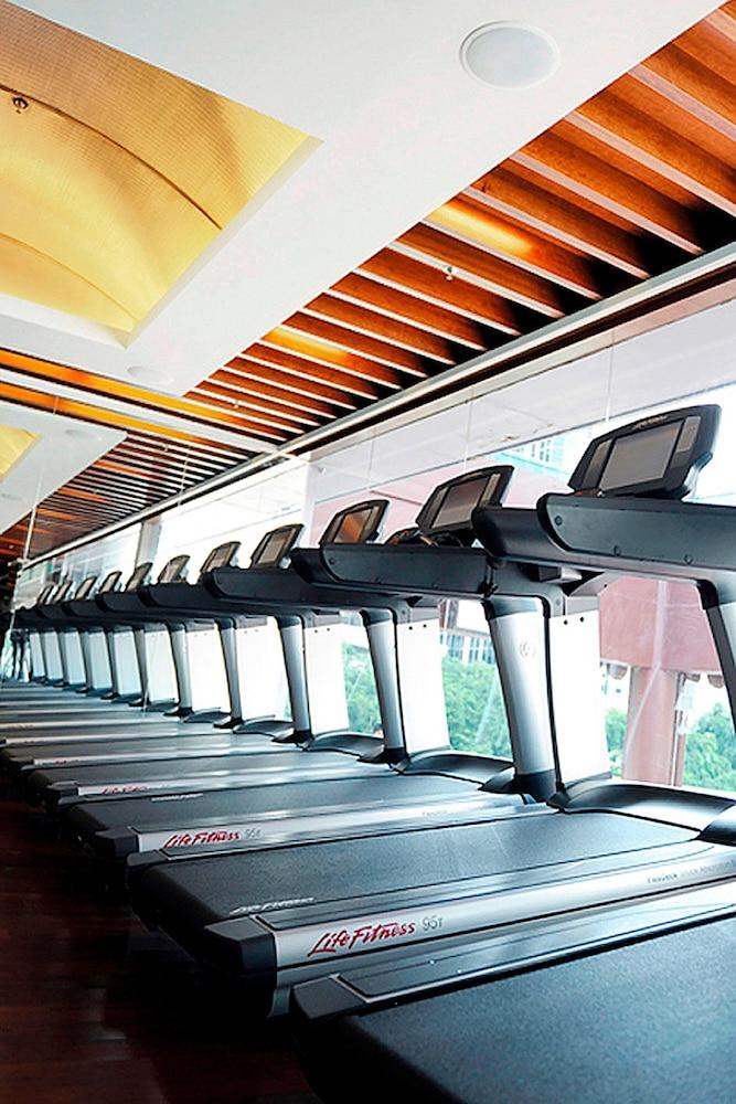 Singapore Marriott Tang Plaza Hotel - Fitness Facility