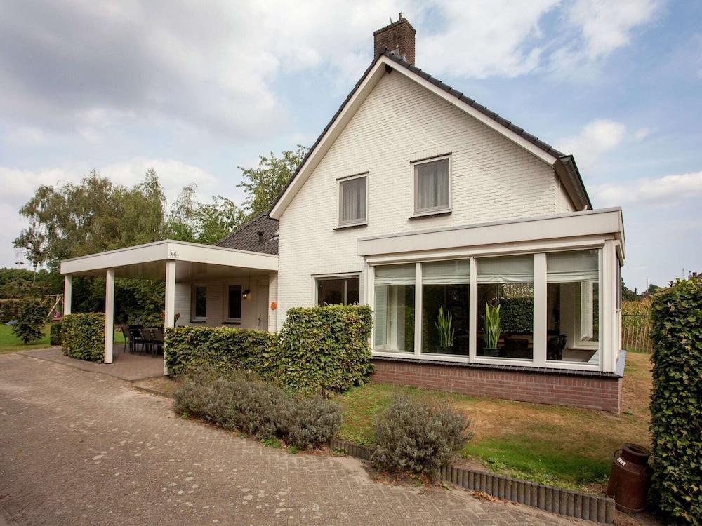 Majestic, Large Holiday Home near Leende Located Between Meadows & Forests - Featured Image