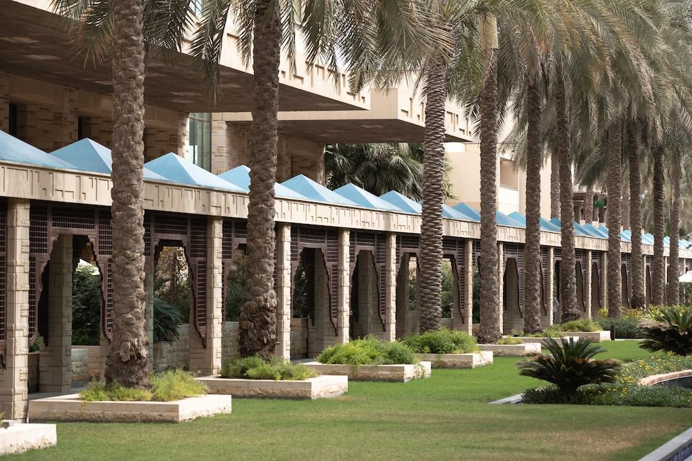 Jumeirah Messilah Beach Hotel And Spa - Exterior