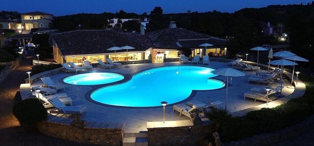 Hotel Nibaru - Outdoor Pool