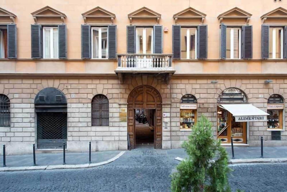 Residenza Domiziano - Exterior detail