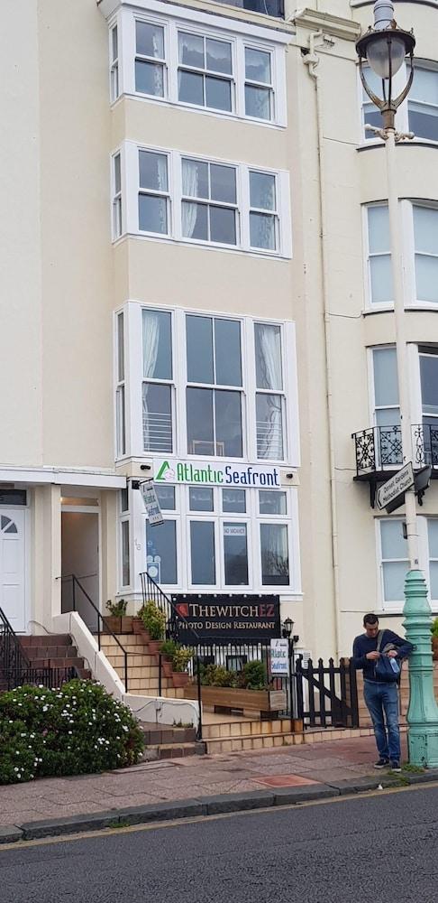 Atlantic Seafront Guest Accommodation - Featured Image