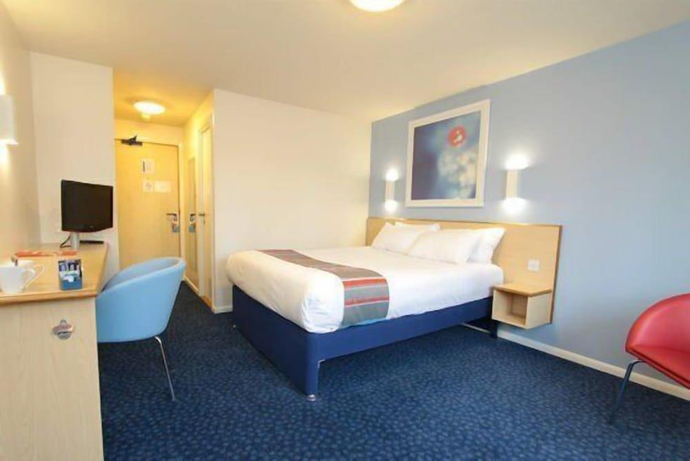 Travelodge London Central City Road Hotel - Room