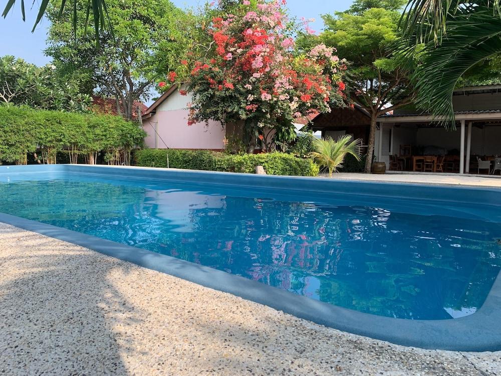 Phi Phi Ba Kao Bay Resort - Outdoor Pool