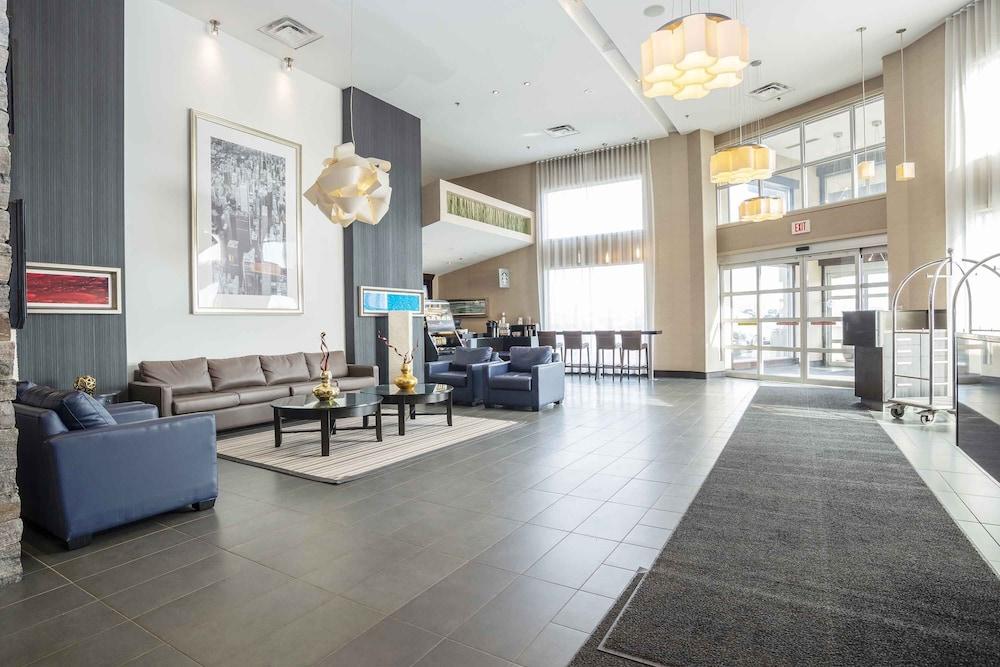 ساندمان سيجنيتشار فندق مطار تورونتو - Lobby Lounge