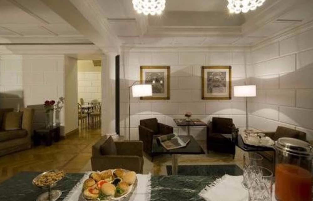 هوتل دوكا دي ألبا - Lobby Lounge