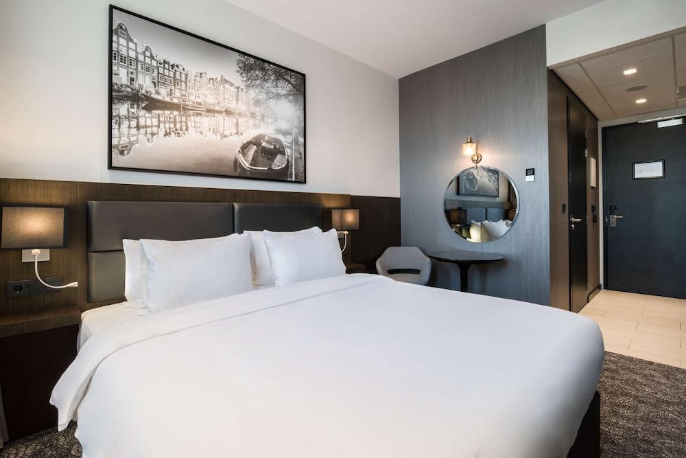 Radisson Hotel & Suites Amsterdam South - Featured Image