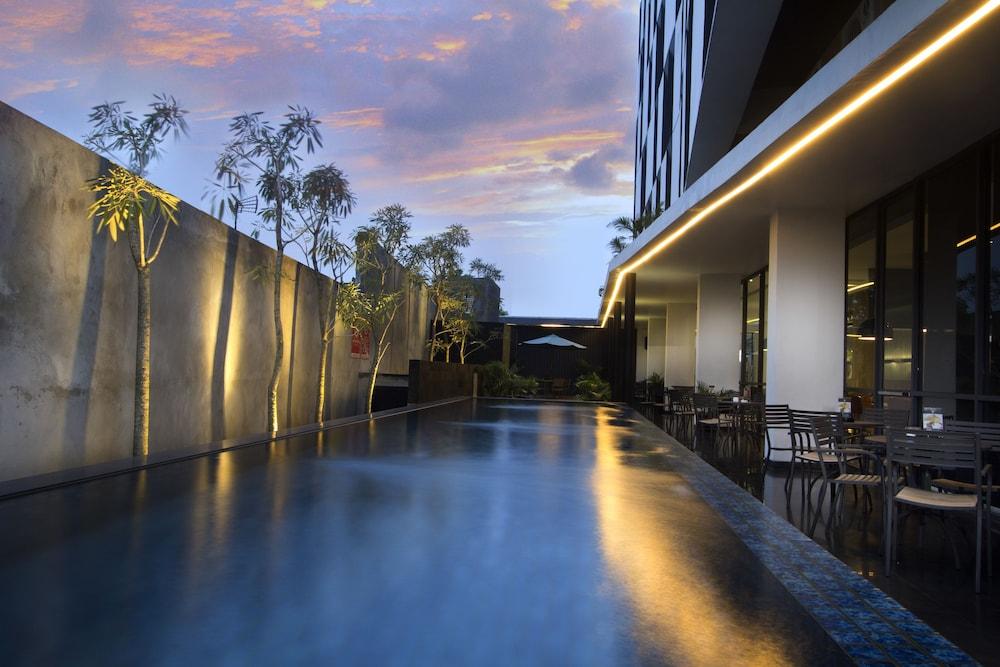 NEO Tendean Jakarta by ASTON - Outdoor Pool