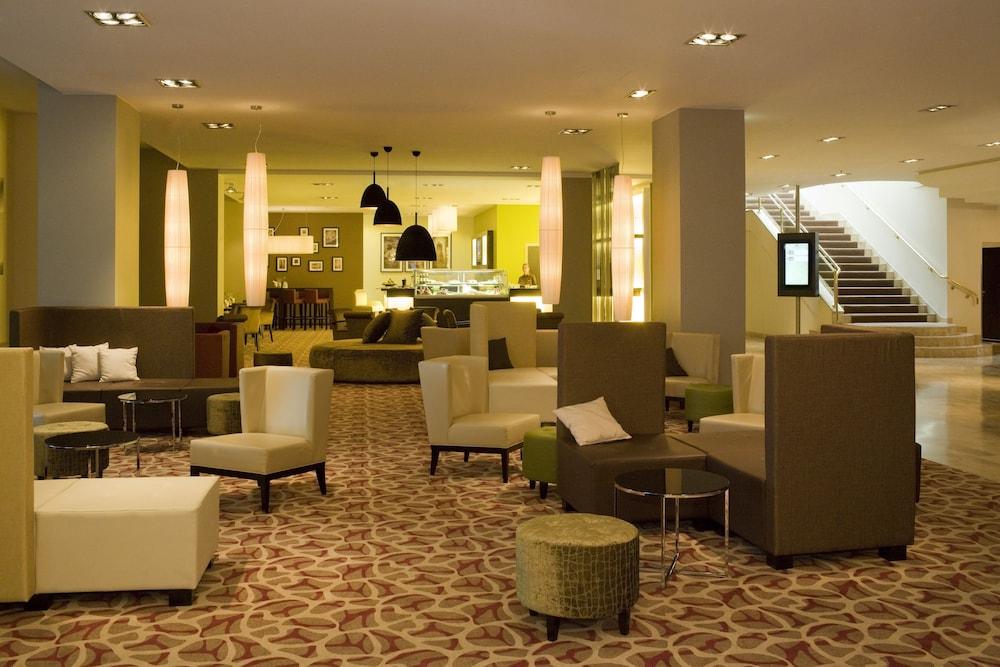 Crowne Plaza Berlin City Centre, an IHG Hotel - Lobby Sitting Area