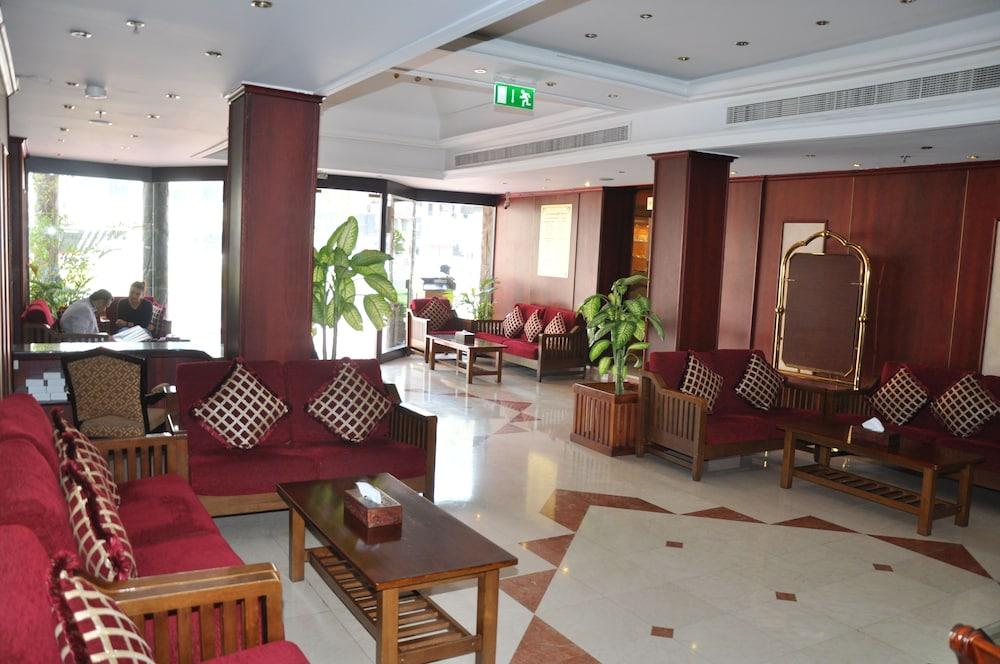 Claridge Hotel - Lobby Sitting Area