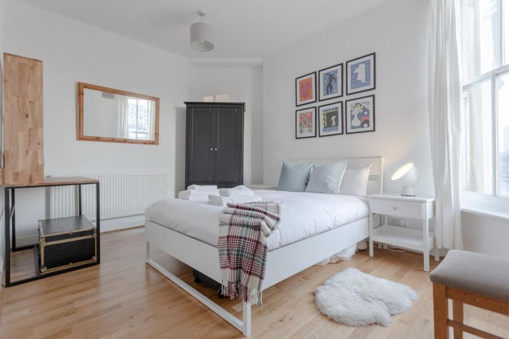 Newly Refurbished 2 Bedroom Property in Clapham - Other