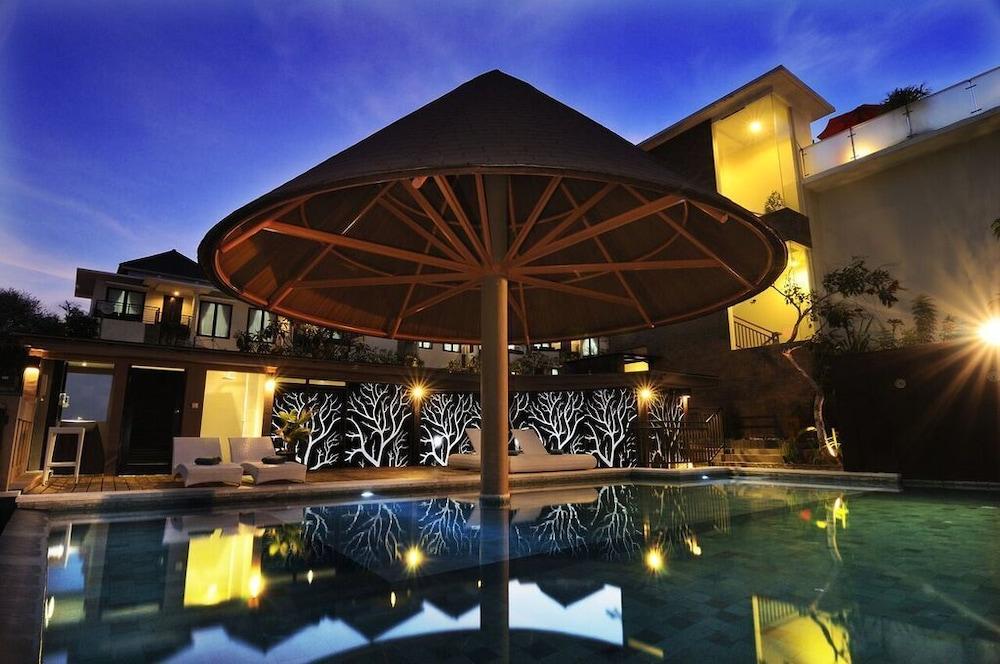 Parkside DenBukit Residence & Suite Jimbaran - Outdoor Pool
