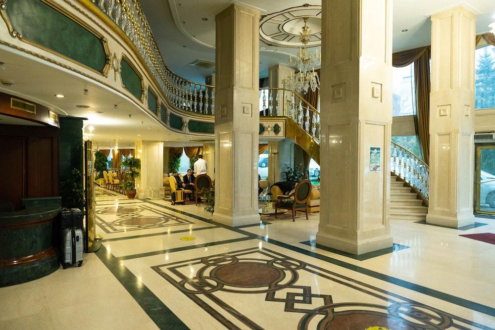 Akar International Hotel - Lobby Lounge