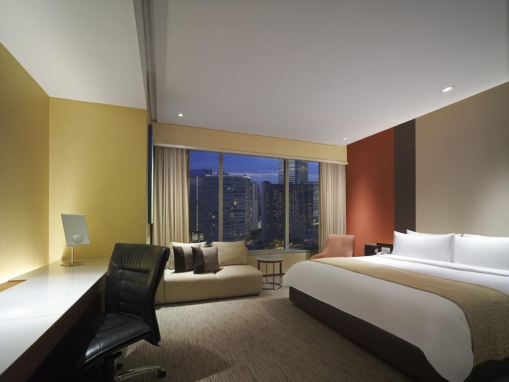 Traders Hotel Kuala Lumpur - Room