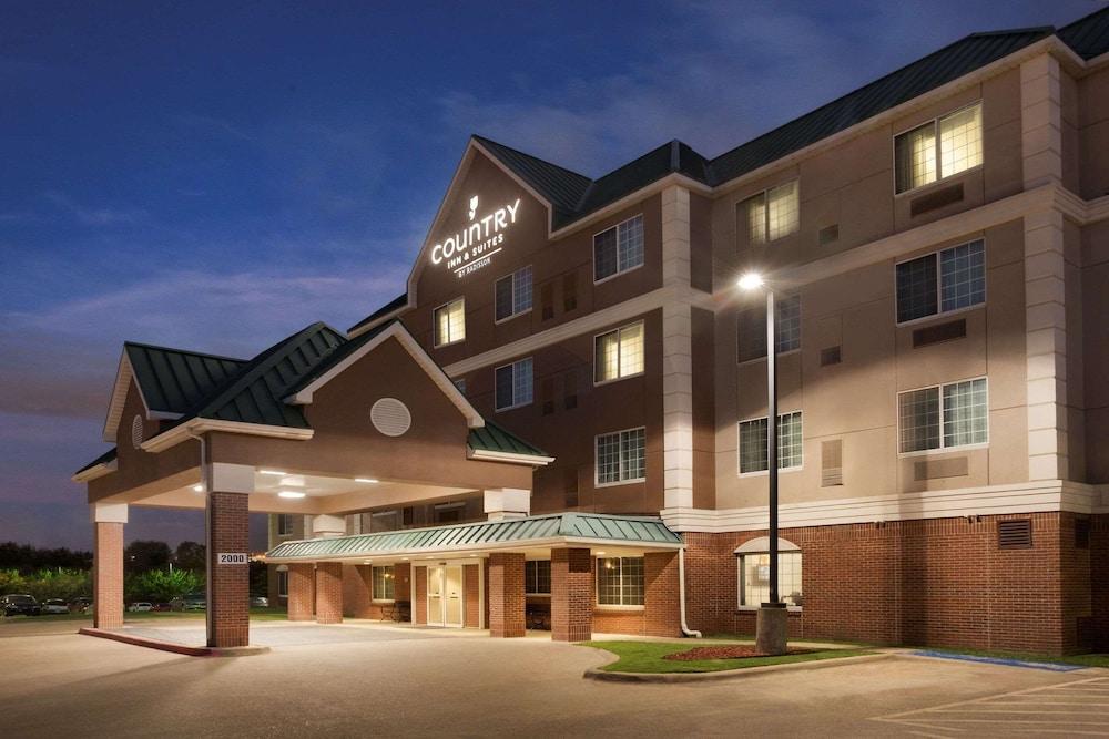 Country Inn & Suites by Radisson, DFW Airport South, TX - Featured Image