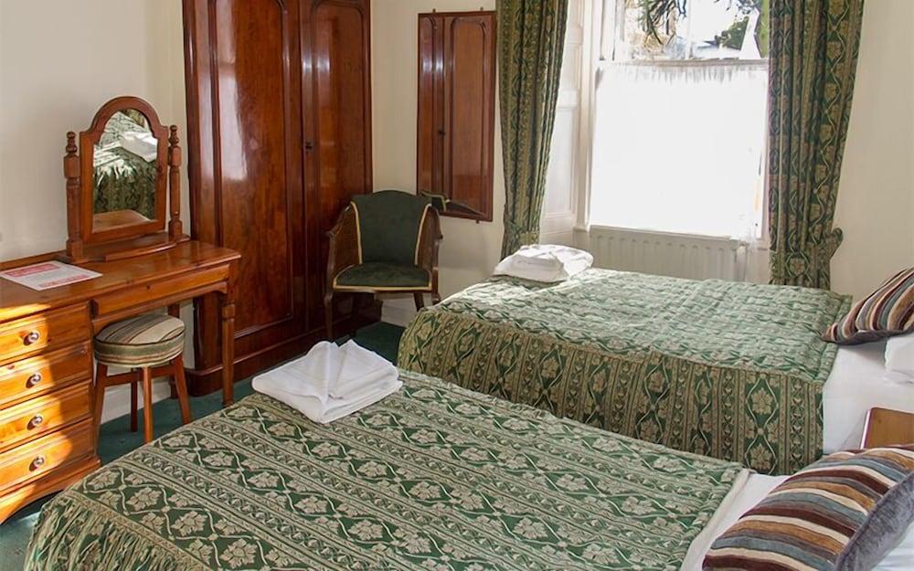 Imperial Hotel - Room